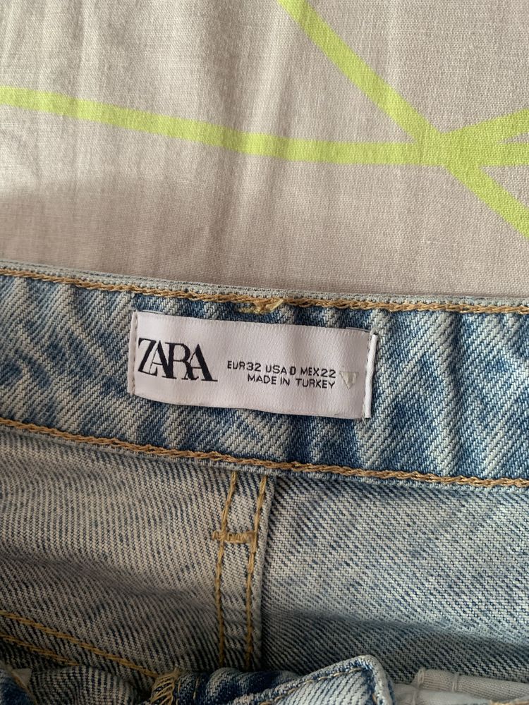 Джинси Zara 32 озмір  і топ  zara с боди