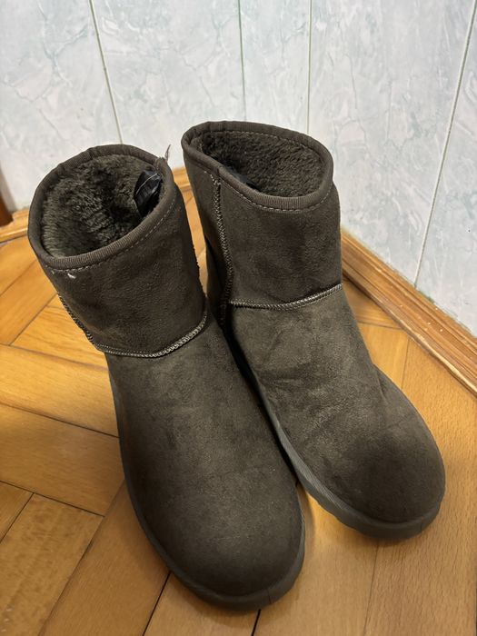 Угги в ідеальному стані