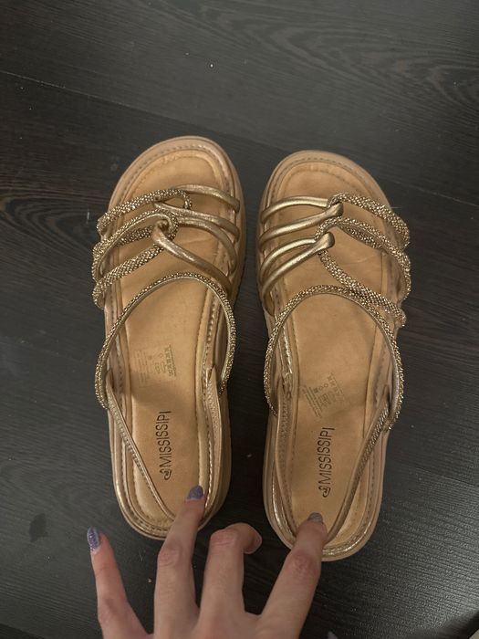 Sandálias número 40