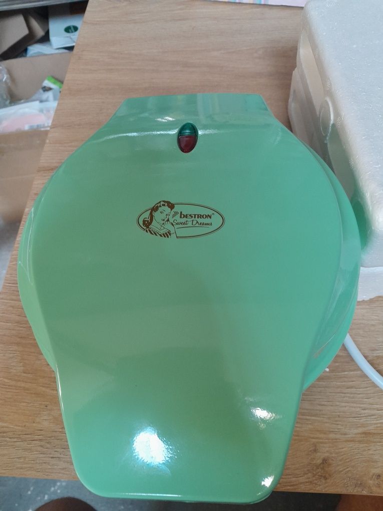 Ciastkownica 2 w 1 w stylu retro bestron asw238 700w