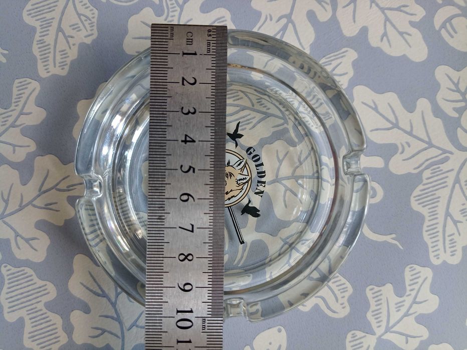 Пепельница стеклянная "Golden Hunting Club". Деколь. Коллекционная.