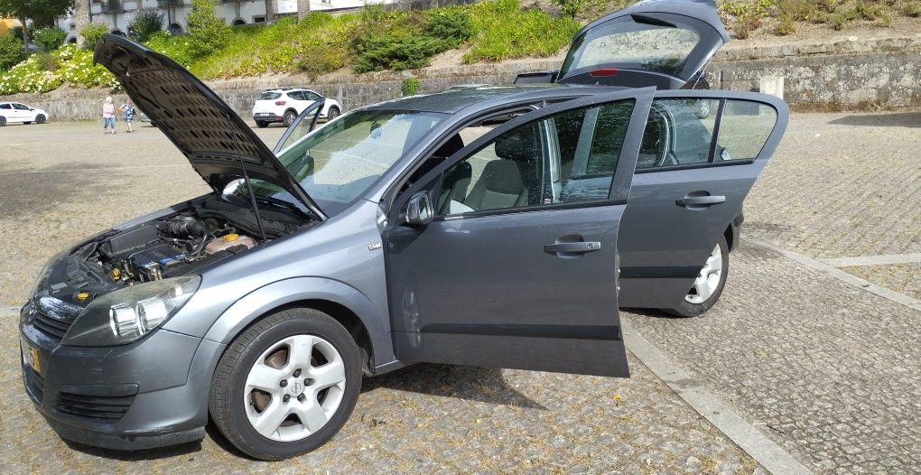 Carro como novo de 2006!