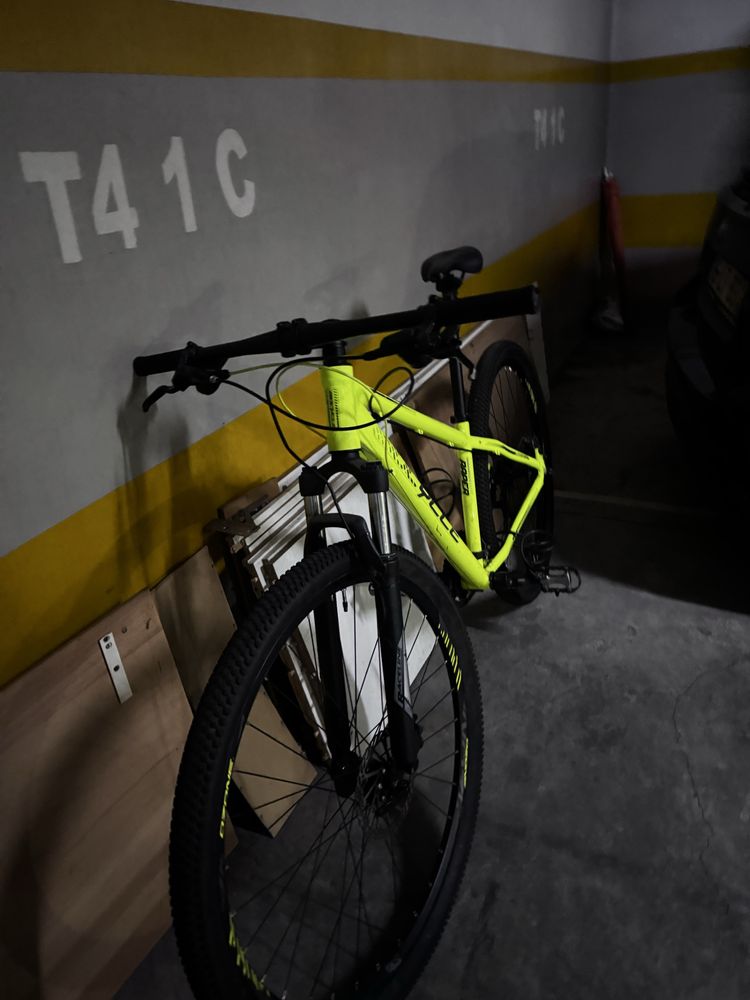 Bicicleta aro29 com travoes de disco hidraulicos