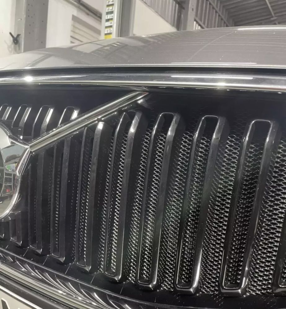 Volvo XC60 защитная сетка