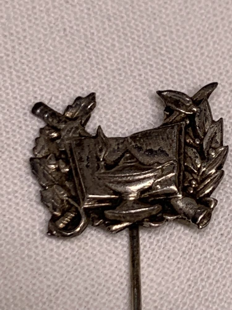 Antigo pin alfinete militar da escola IAM em prata