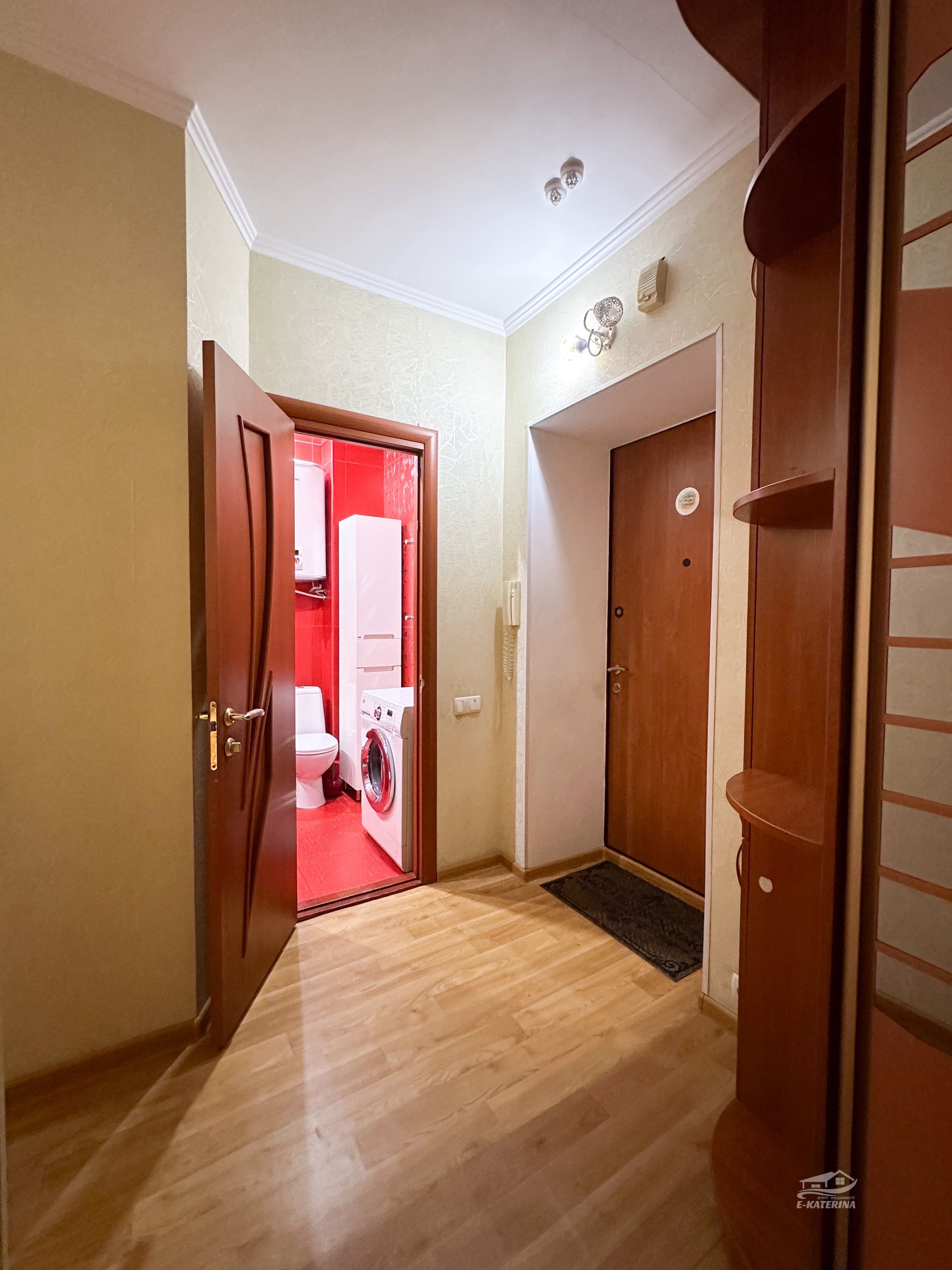 Продам 2 к кв вул Олімпійська 8Б