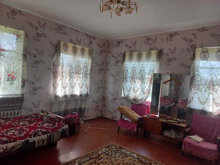 Продаж добротного будинку із земельною ділянкою в с. Шевченкове