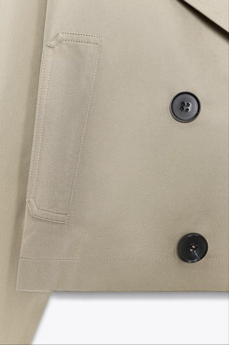 ZARA, krótki dwurzędowy trencz