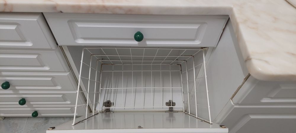 Movel de casa de banho com espelho e pedra mármore. 
Dimensões
- 195 c