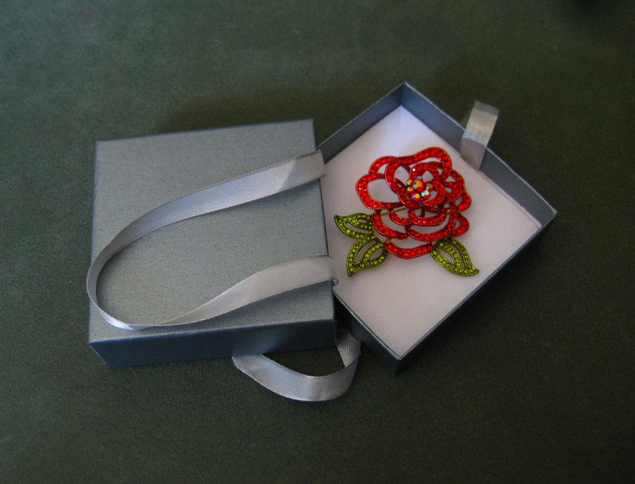 Alfinete / Broche / Pregadeira Rosa Vermelha NOVO