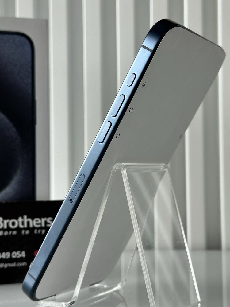 iPhone 15 Pro 128GB Titanium Azul Desbloqueado