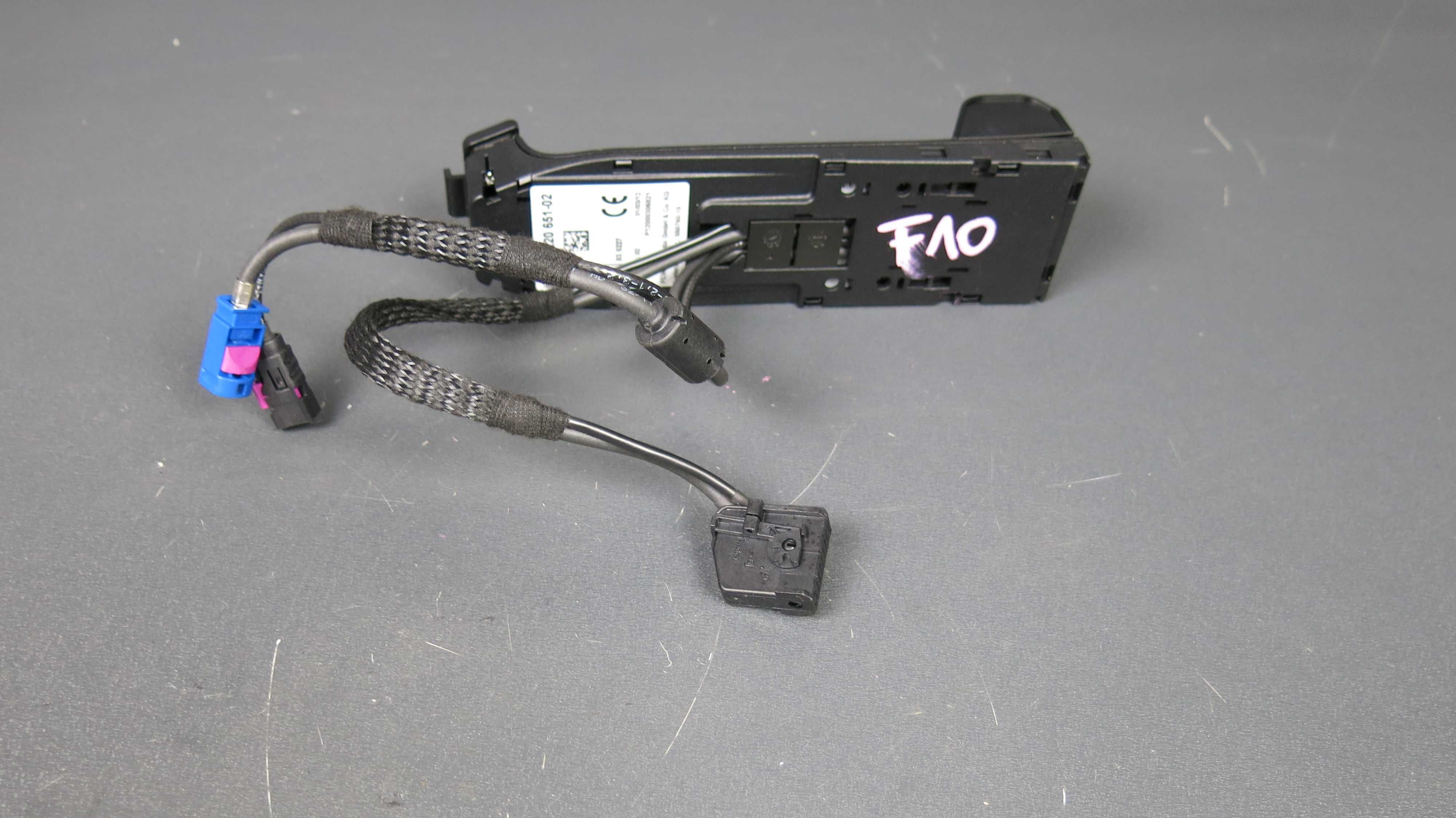 BMW 5 F10 F11 uchwyt telefon w podłokietniku
