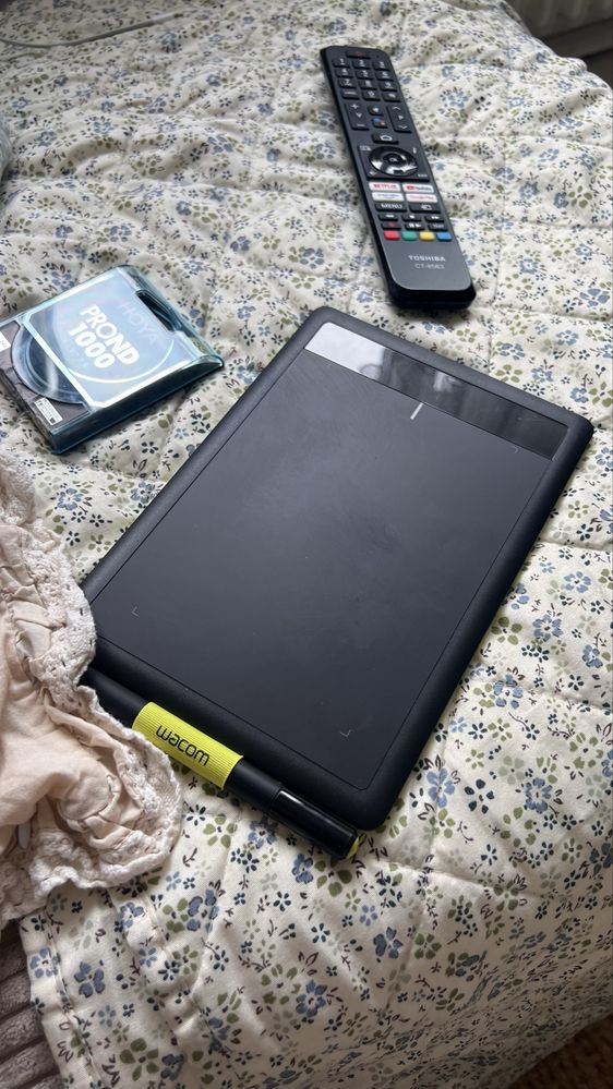 Tablet graficzny czarno zielony z rysikiem długopisem Wacom