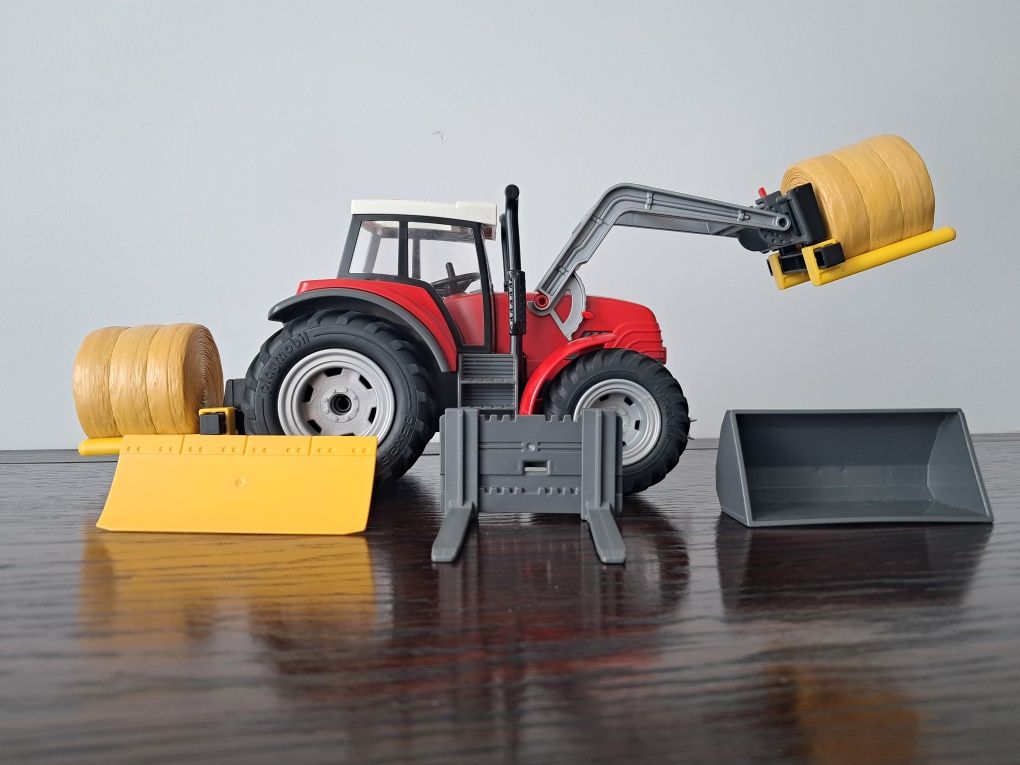 Playmobil traktor. Z akcesoriami
