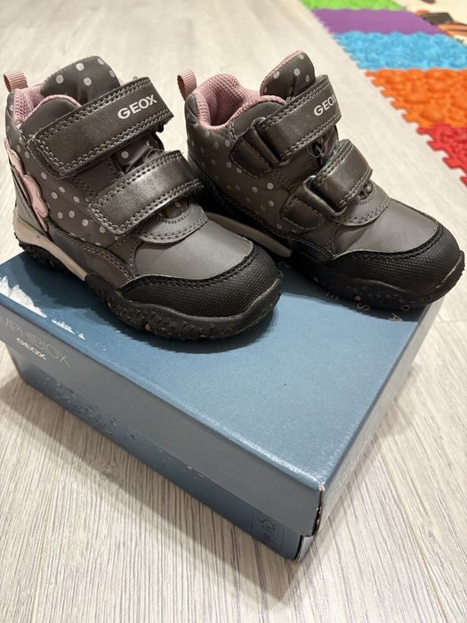 Дитячі демісезонні черевики (24 розмір)