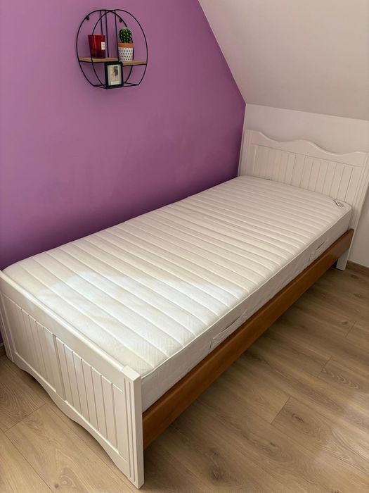 Sprzedam łóżko jednoosobowe z materacem