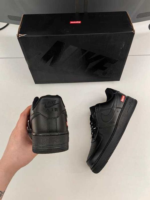 Buty meskie Mokasyny Nike Air Force 1 Low Supreme Black R.44.5