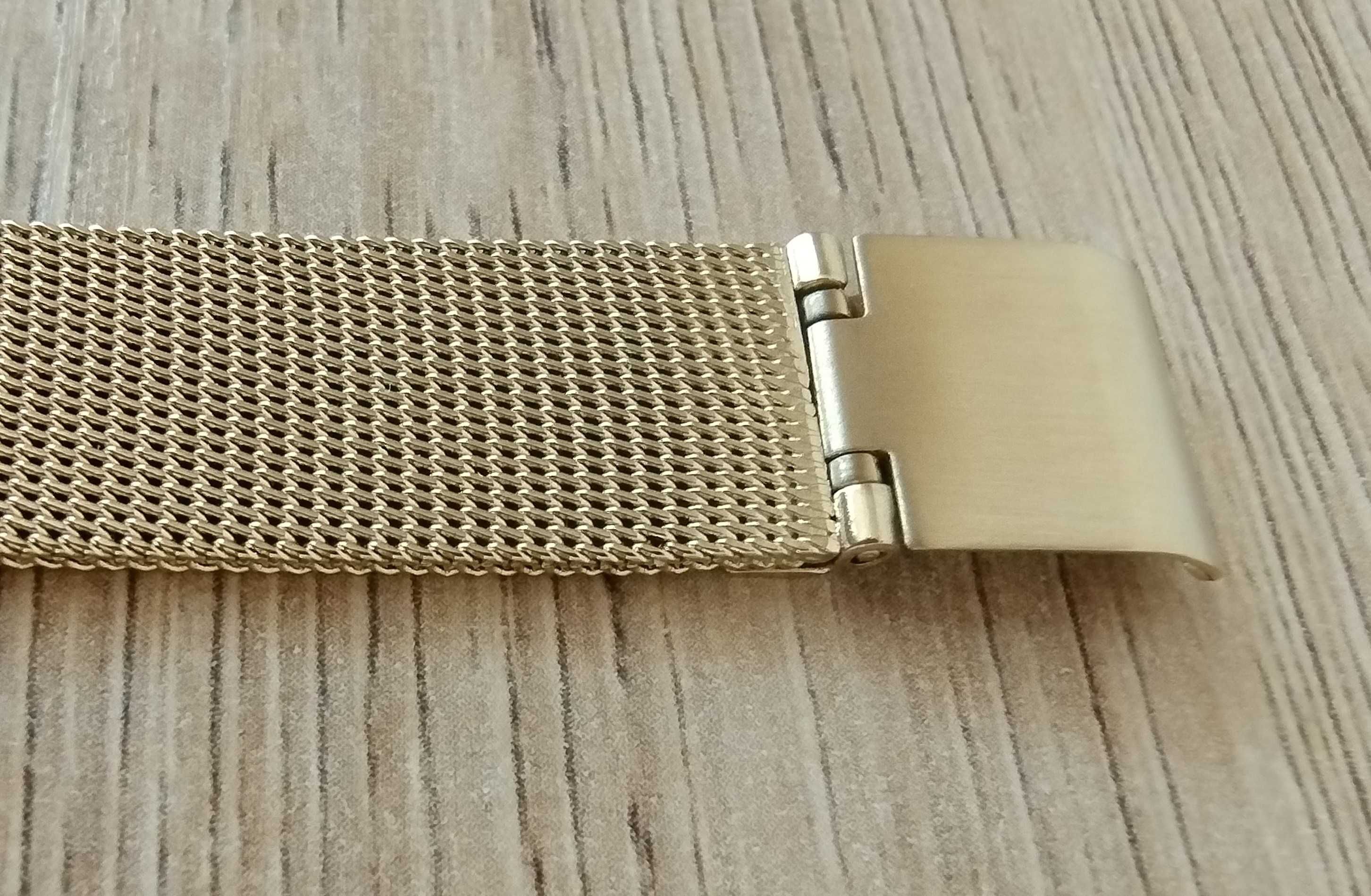 Zegarek Lorus RG208RX9, Złoty,bransoletka, koperta okrągła 32mm, 5ATM.