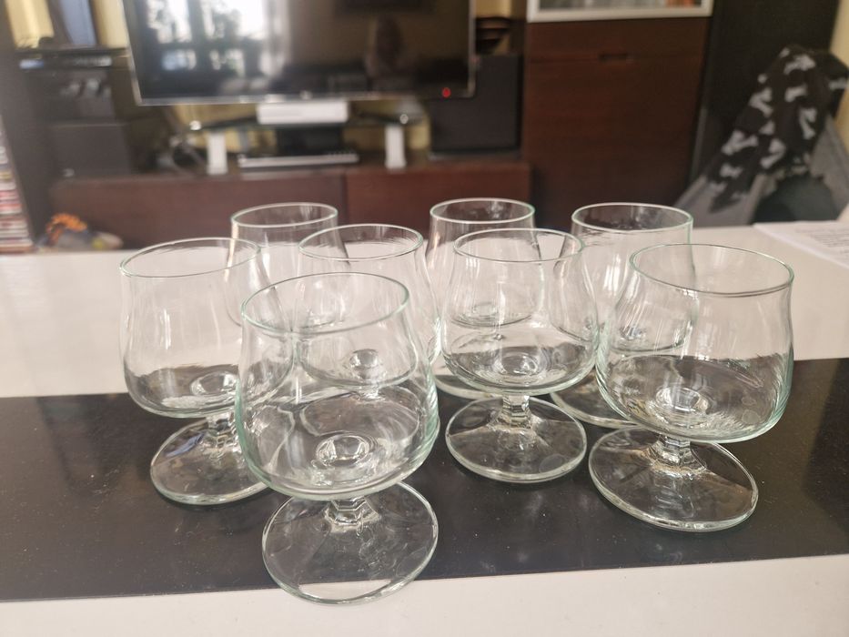 8  kieliszków do koniaku, jak nowe