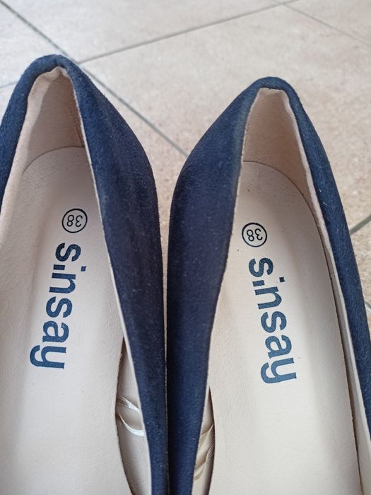 Buty na obcasie  rozmiar 38
