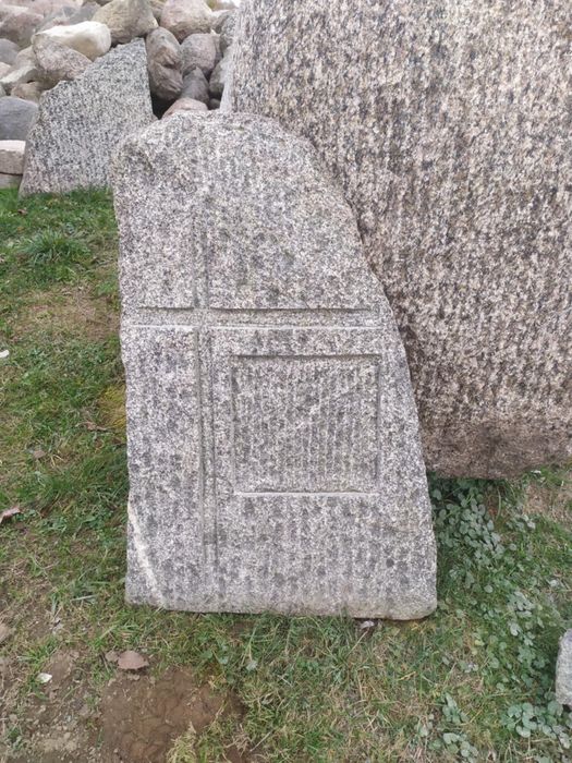 Kamienie polne na pomnik