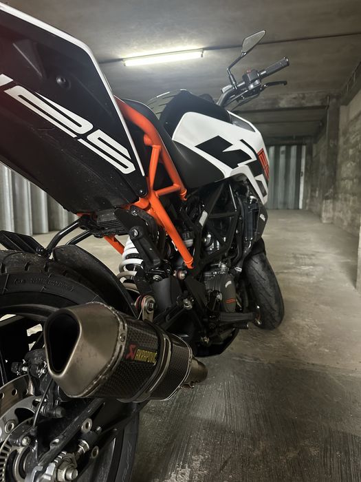 KTM DuKe 125.