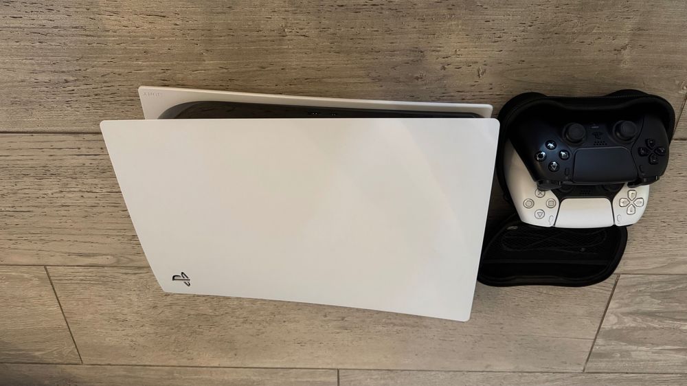 Sony PlayStation 5 PS5 z napędem 2,5TB + GW + pady + gry