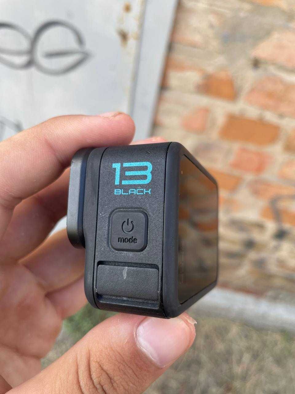 Екшн камера GoPro HERO13 Black в чудовому стані, з комплектом