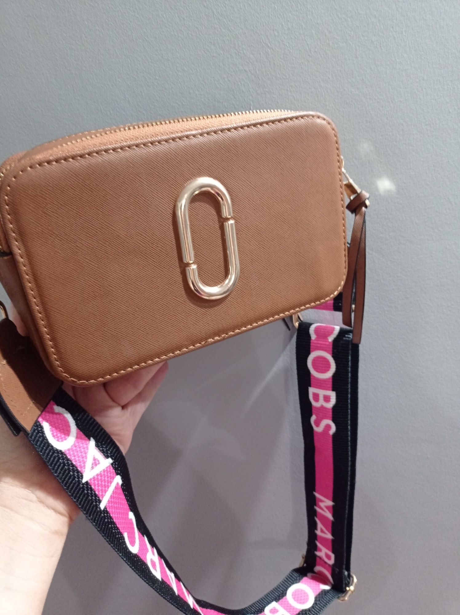 Torebka na ramię Marc Jacobs beż w odcieniu mokki