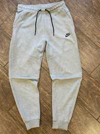 Nike tech fleece pants