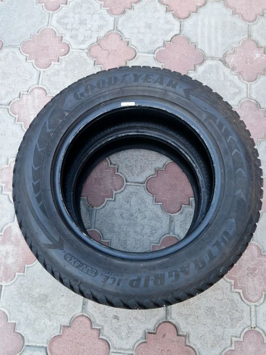 Шини зимові 225 65 R17 Goodyear ultragrip Ice arctic suv.4x4