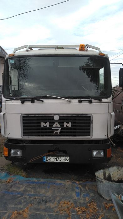 Продам дешево хороший кран маніпулятор MAN