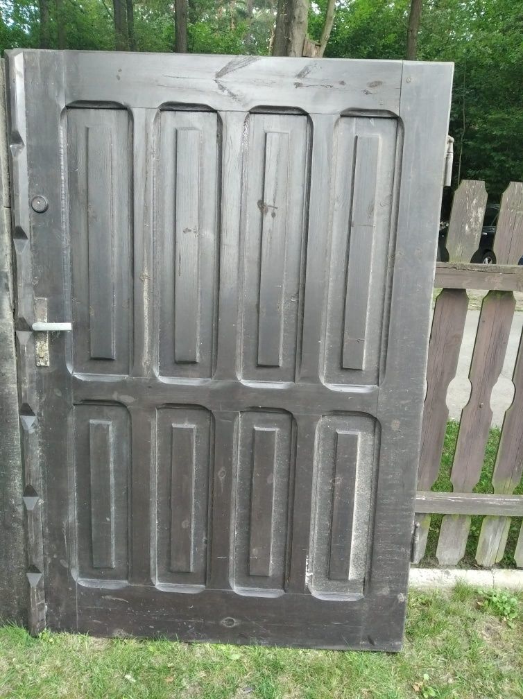 Drzwi  drewniane garażowe