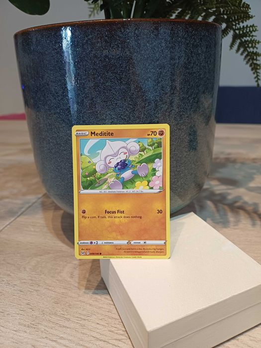 Carta Pokémon Meditite #99