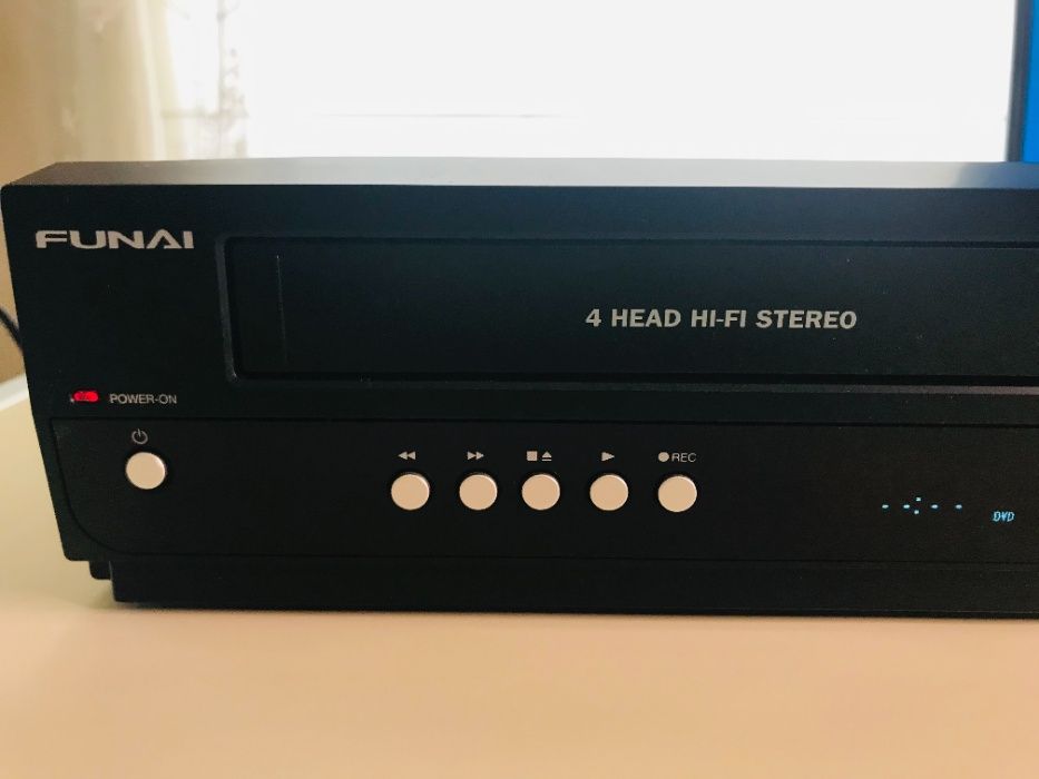 Видеомагнитофон Funai ZV427FX4 Combo VCR-VHS/DVD рекордер (NTSC)