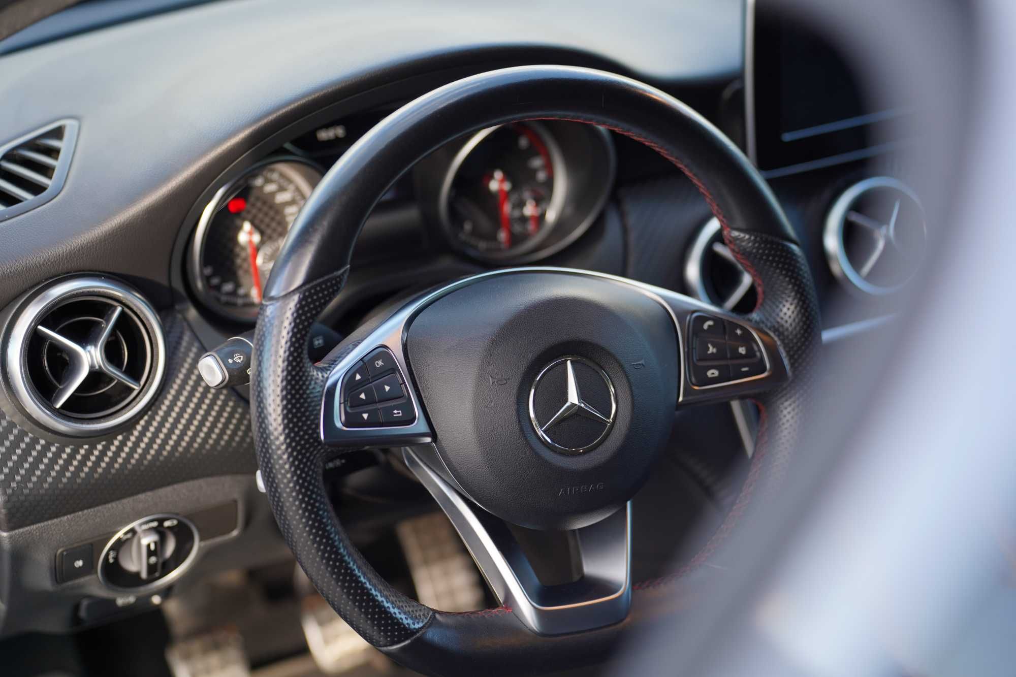 Mercedes-Benz A 180 d AMG Line