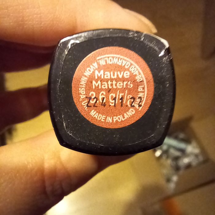 Avon szminka Mauve Matters