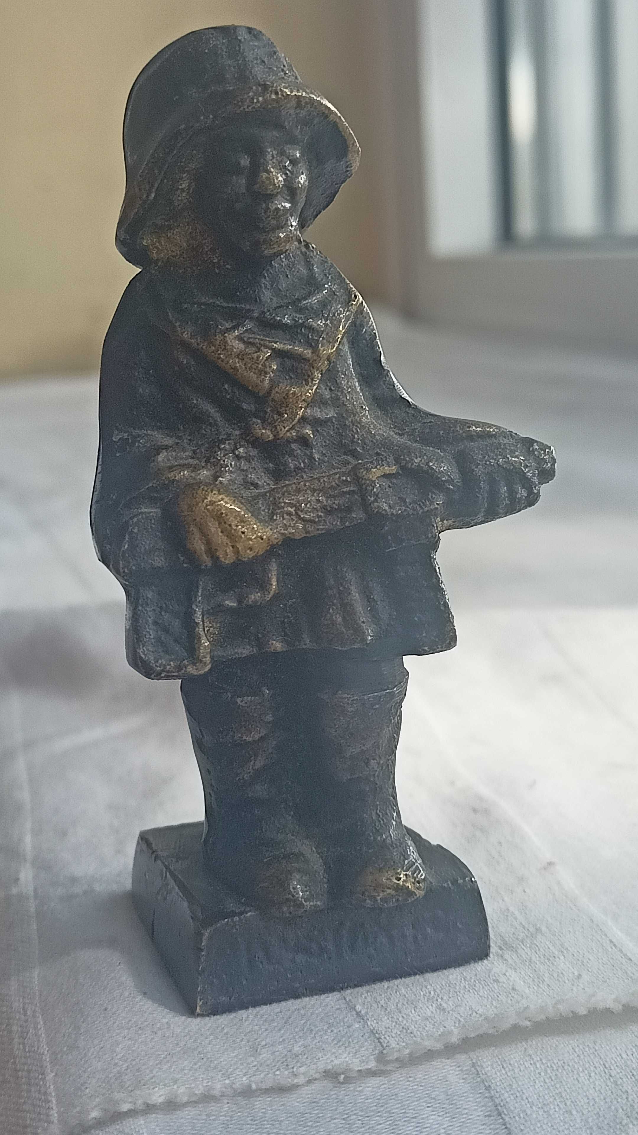 Wysyłka 0 Figurka Małego Powstańca brąz projekt Jerzy Jarnuszkiewicz