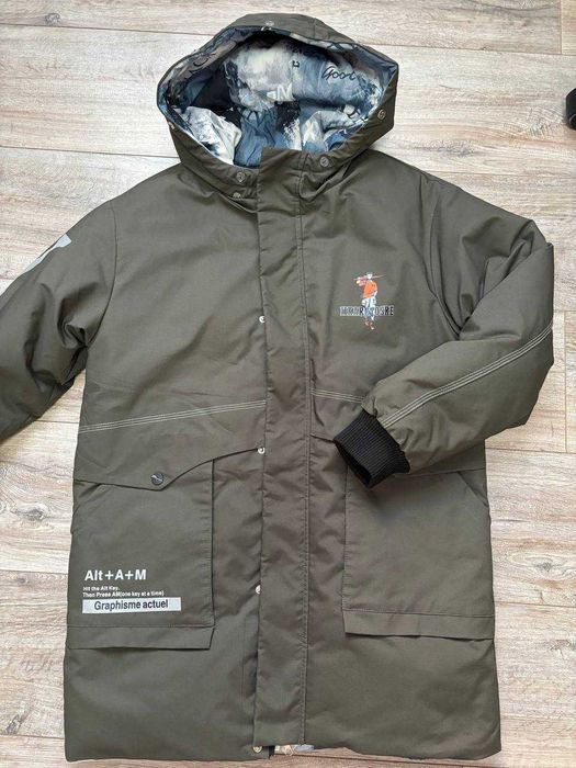 Продам зимову двосторонню подовжену куртку для дитини 11–12 років.