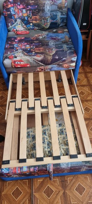 Детский кресло-диван в хорошем состоянии