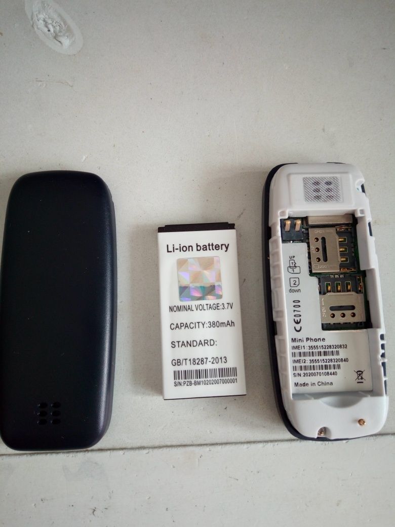 Mini telemóvel dual sim