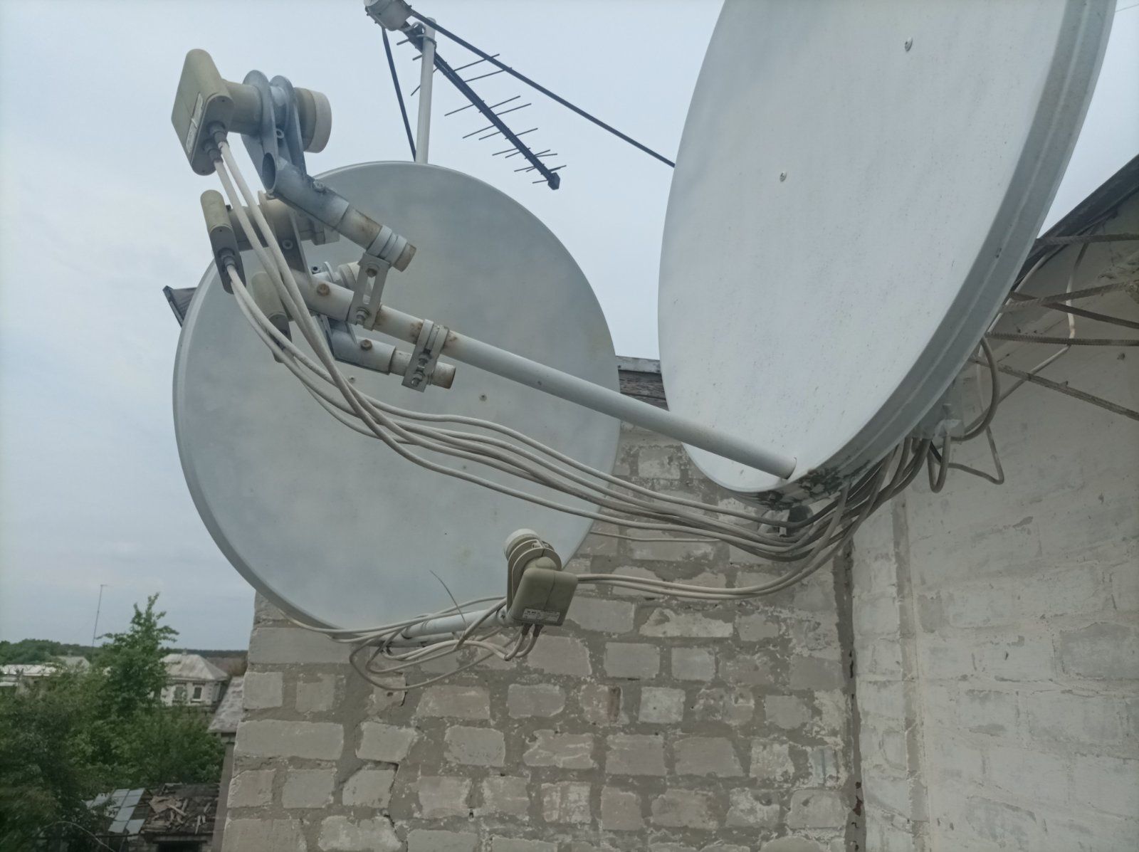Спутниковая антенна комплект на 2 телевизора