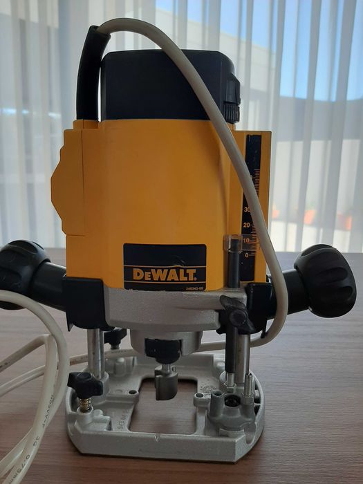 Tupia Dewalt 1000w