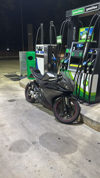 Yamaha yzf r125.
