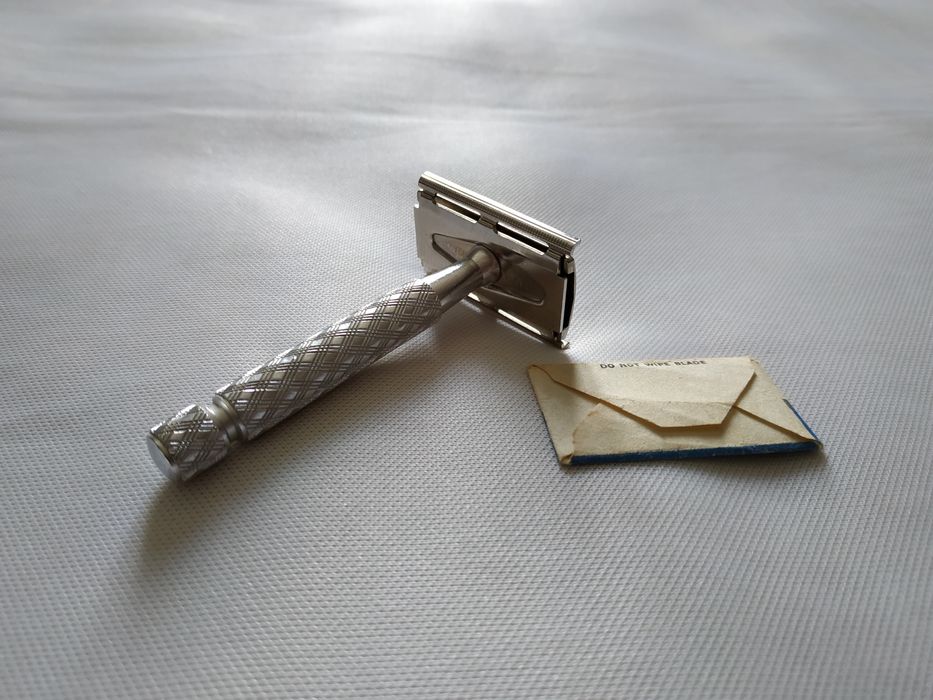 Máquina de barbear Antiga Gillette (Nova-não foi usada)