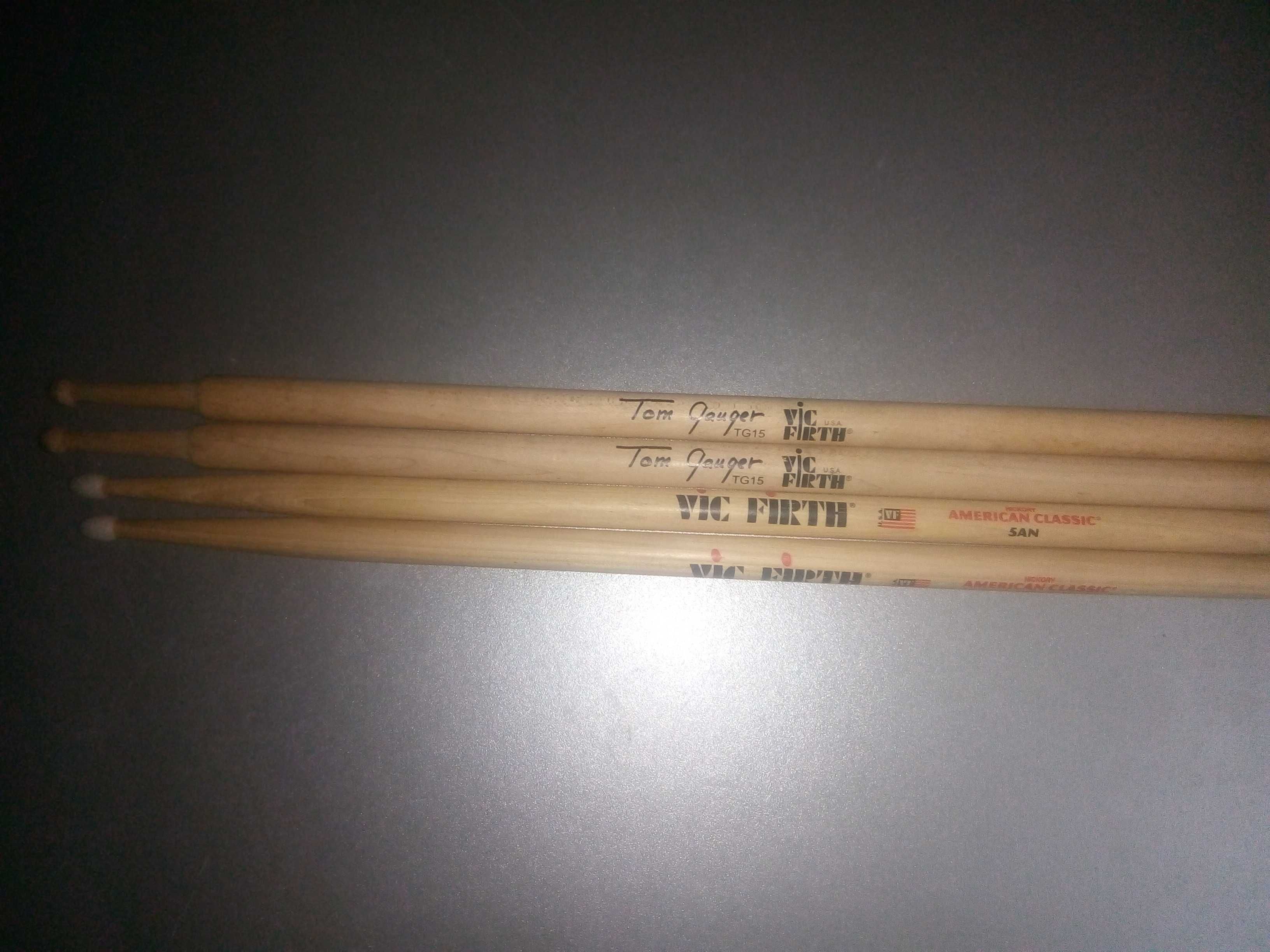 Conjunto baquetas Vic Firth 5AN e TG15