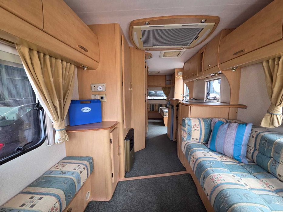 Caravana Bailey Pageant 2005 - Matrícula Portuguesa - Com motor-mover