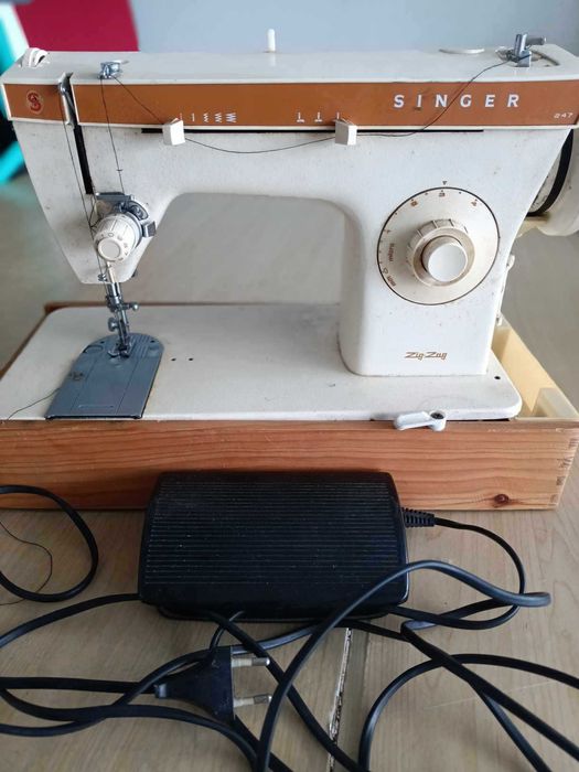 Máquina de costura singer