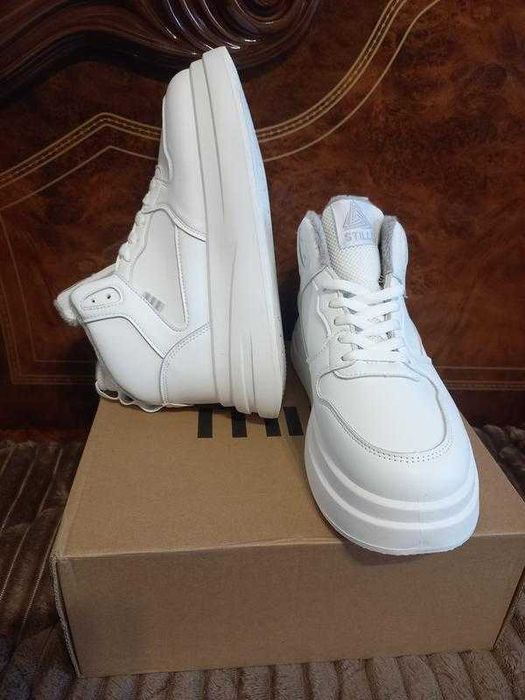 Акція кросівки жіночі шкіряні зимові високі хутро stilli