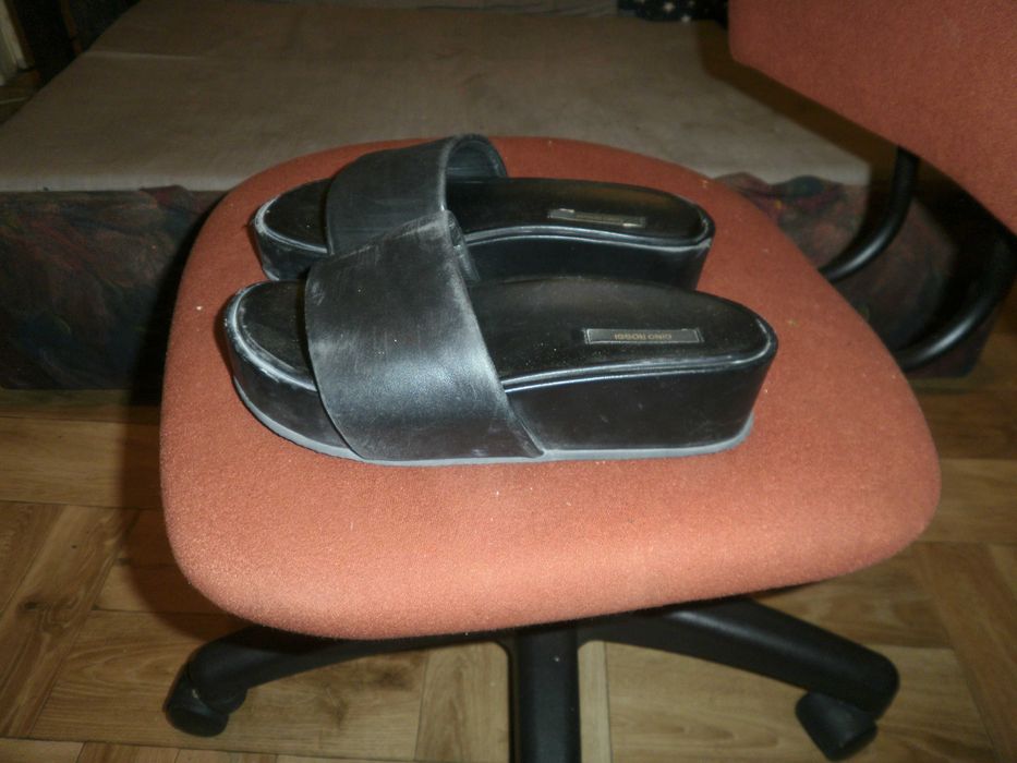 Damskie Skórzane Klapki GINO ROSSI rozmiar 37 24cm-22,5cm